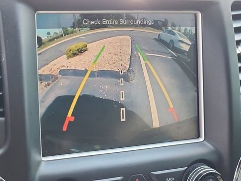 Used 2015 Jeep Grand Cherokee Altitude AWD/4WD image 18