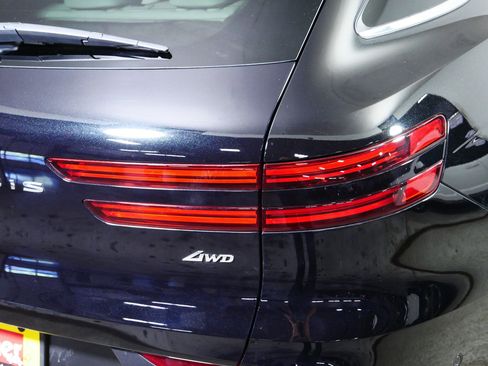 Certified 2026 Genesis GV70 2.5T Advanced AWD/4WD image 17