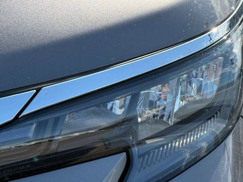 Used 2024 Toyota Sienna XLE image 12