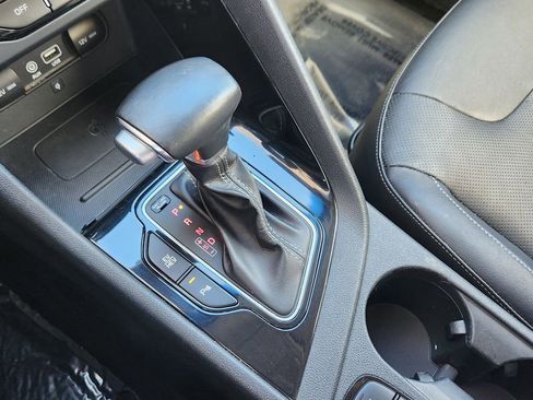 Used 2018 Kia Niro EX Premium image 10