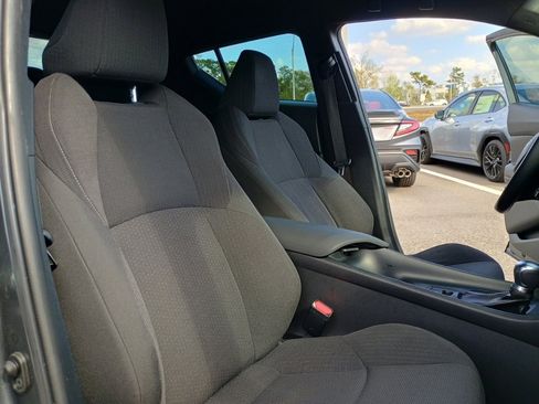 Used 2018 Toyota C-HR XLE image 21