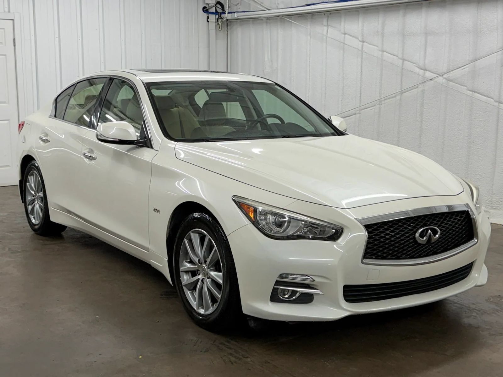 Used 2016 INFINITI Q50 Premium w/ 2.0T Premium Plus Package AWD/4WD image 3