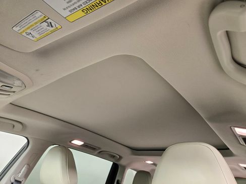 Used 2019 Subaru Ascent Limited AWD/4WD image 16