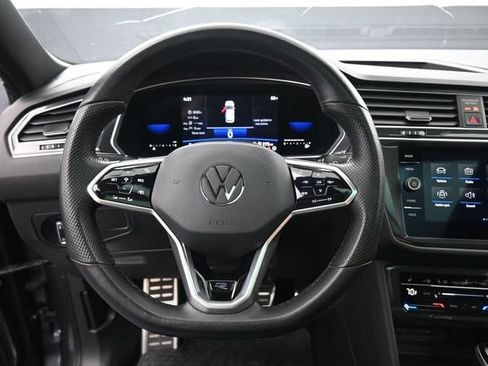 Used 2022 Volkswagen Tiguan SE R-Line FWD image 7