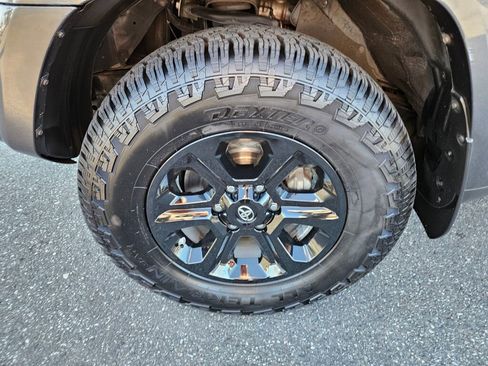 Used 2018 Toyota 4Runner SR5 image 9