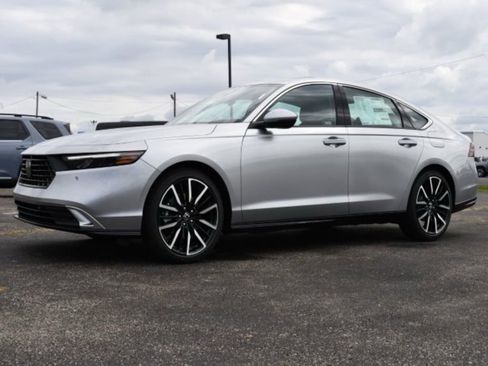 Certified 2025 Honda Accord Touring image 3