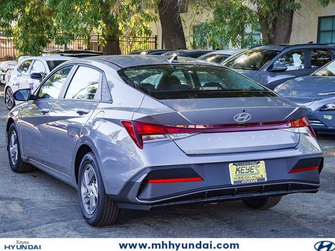 New 2026 Hyundai Elantra SE FWD image 6