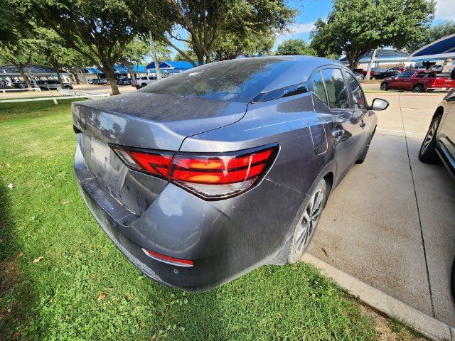 Used 2022 Nissan Sentra SV w/ SV Premium Package FWD image 6