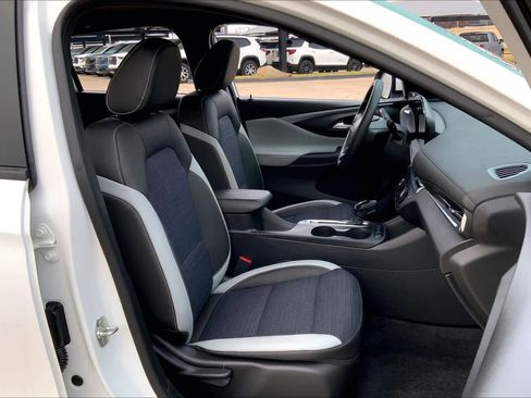 Used 2024 Buick Envista Preferred w/ Advanced Safety Package image 8