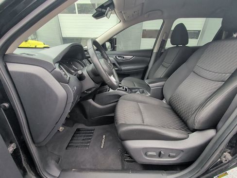Used 2019 Nissan Rogue SV image 10