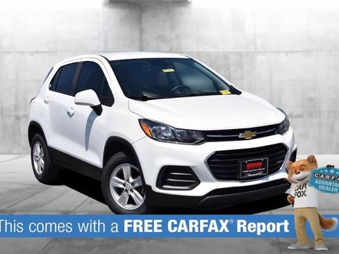 Used 2022 Chevrolet Trax LS w/ Tint and Cruise Package AWD/4WD image 2