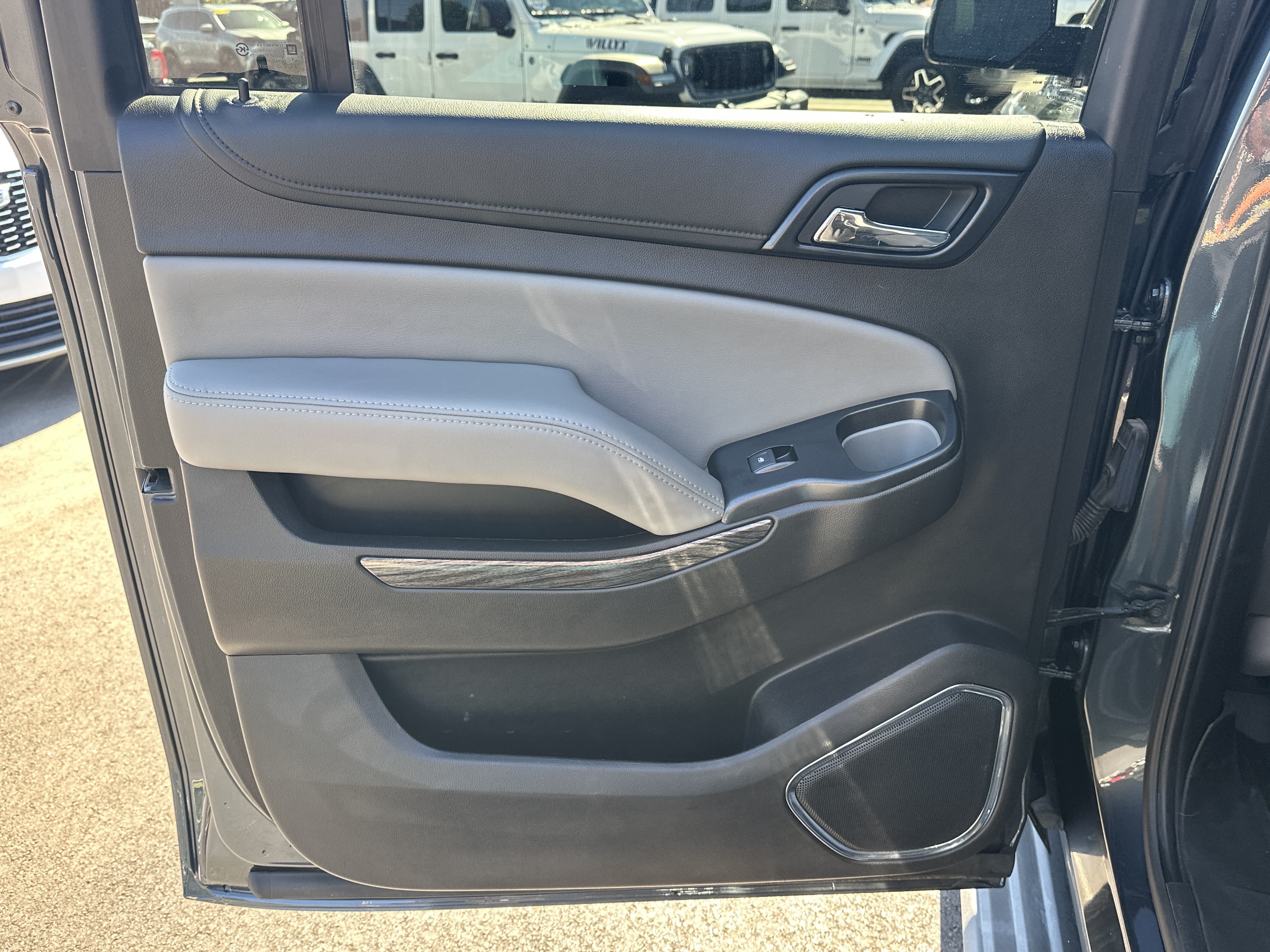 Used 2020 Chevrolet Suburban LT AWD/4WD image 21