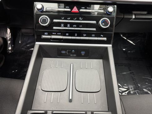Used 2025 Hyundai Santa Fe SE w/ Tow & Go Package AWD/4WD image 20
