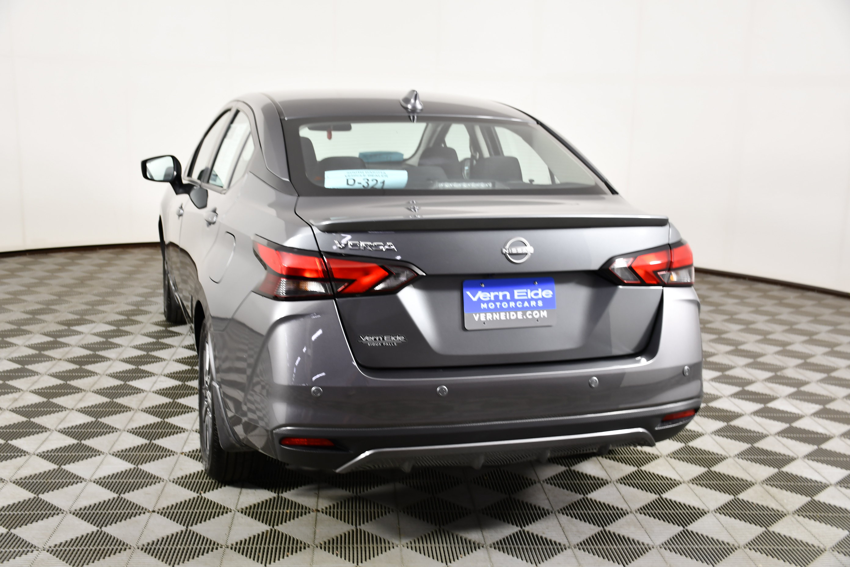 Used 2025 Nissan Versa SV w/ Trunk Package FWD image 7