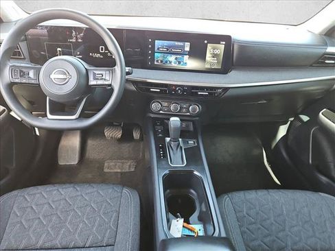 Certified 2025 Nissan Kicks SV FWD image 21