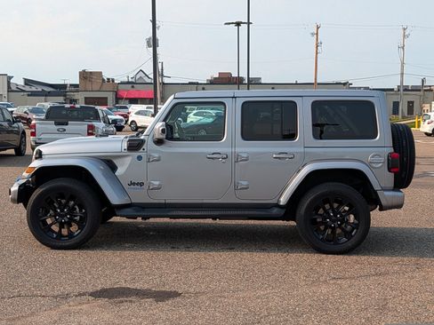 Used 2021 Jeep Wrangler Unlimited Sahara AWD/4WD image 2