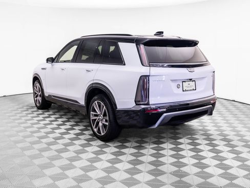 New 2027 Cadillac Vistiq Luxury w/ LPO, Floor Liner Package AWD/4WD image 3