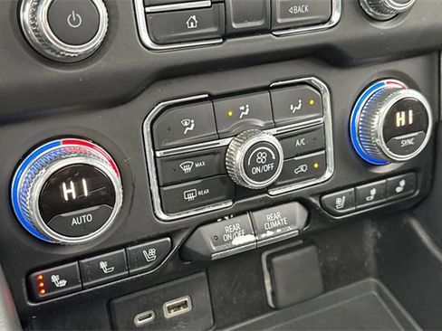 Used 2021 GMC Yukon SLT w/ SLT Luxury Plus Package image 29