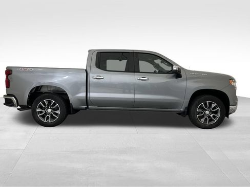 Used 2024 Chevrolet Silverado 1500 LT AWD/4WD image 7