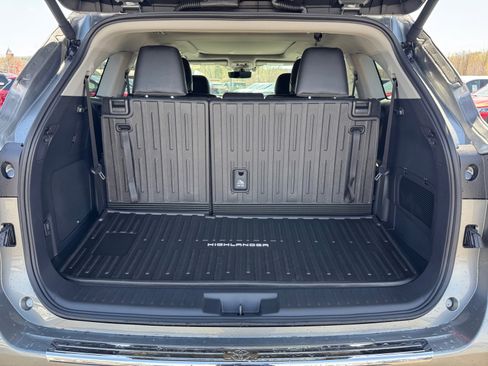 New 2026 Toyota Highlander Platinum AWD/4WD image 25