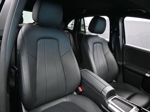 Used 2025 Mercedes-Benz GLA 250 image 41