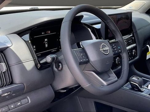 New 2026 Nissan Pathfinder SL w/ SL Premium Package AWD/4WD image 7