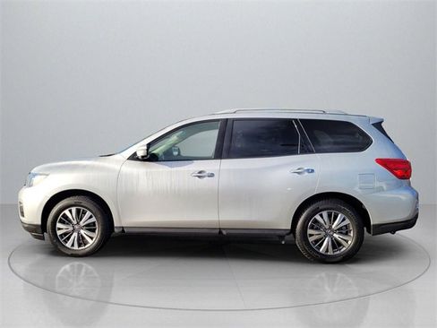 Used 2018 Nissan Pathfinder SL image 4