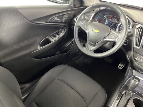 Used 2017 Chevrolet Malibu LT FWD image 9