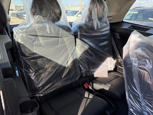 New 2026 Volvo XC90 B6 Ultra image 5