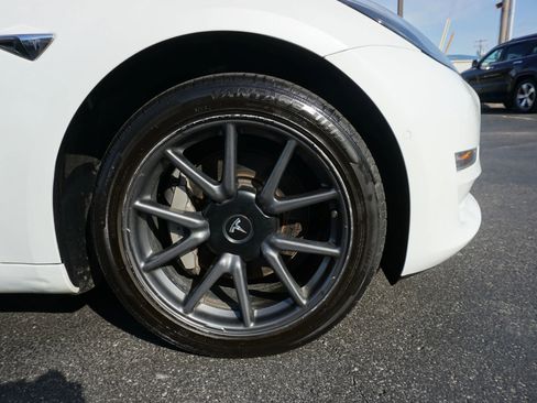 Used 2019 Tesla Model 3 Long Range image 31