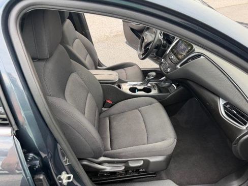 Used 2021 Chevrolet Malibu LT image 35