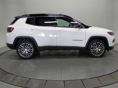 Used 2023 Jeep Compass Limited w/ Elite Group AWD/4WD image 8