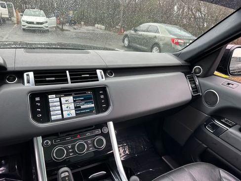 Used 2014 Land Rover Range Rover Sport HSE image 17
