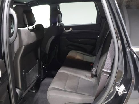 Used 2021 Jeep Grand Cherokee Laredo AWD/4WD image 17