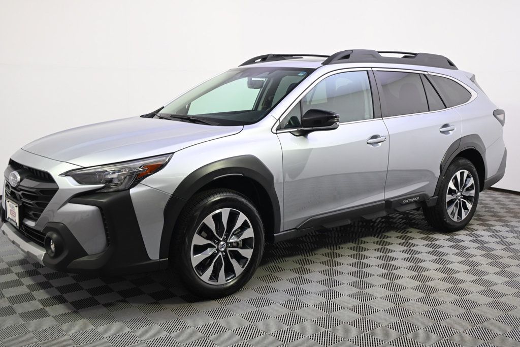Used 2025 Subaru Outback Limited w/ Tech Package 3 AWD/4WD image 2