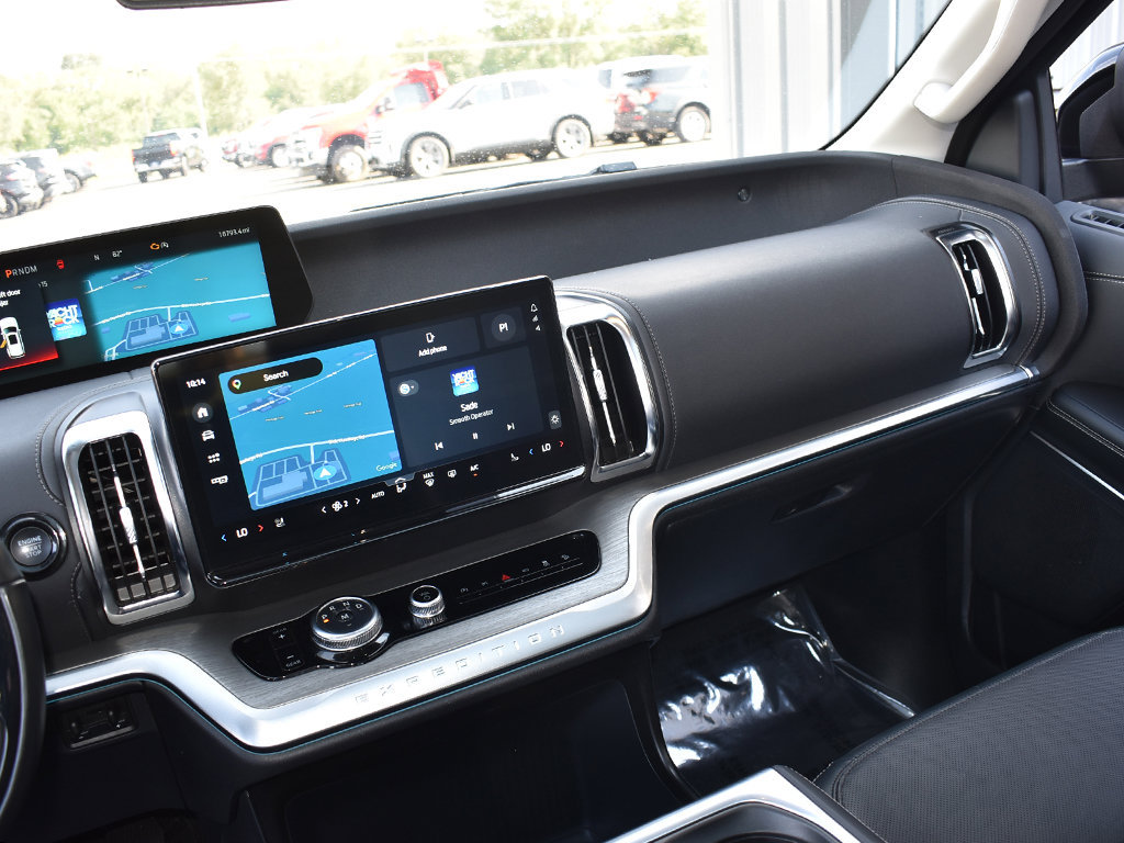 Used 2025 Ford Expedition Platinum AWD/4WD image 20