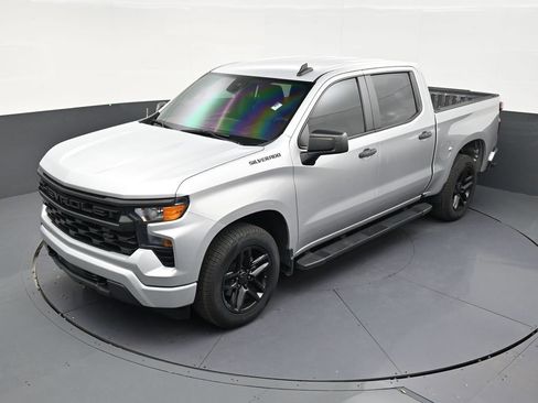 Used 2022 Chevrolet Silverado 1500 Custom RWD image 12