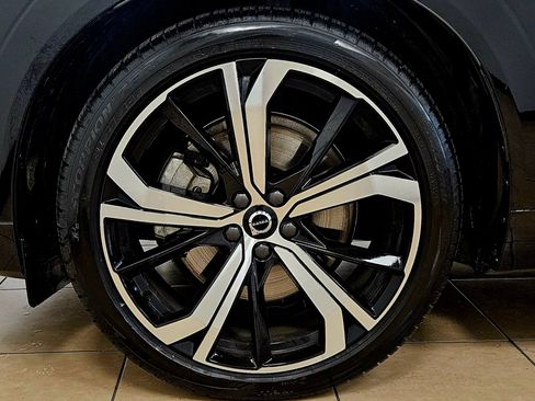 Used 2022 Volvo XC60 B5 R-Design w/ Advanced Package image 39