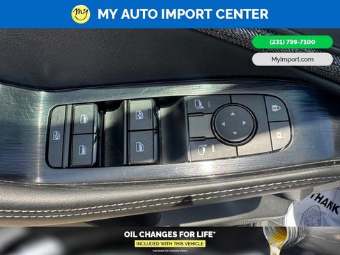 Used 2023 Nissan Rogue SV AWD/4WD image 9