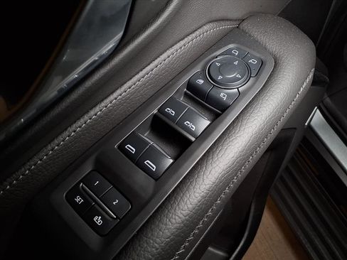 Used 2024 GMC Yukon Denali image 15