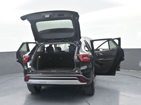 Used 2025 Chevrolet Trax LT w/ Driver Confidence Package FWD image 70
