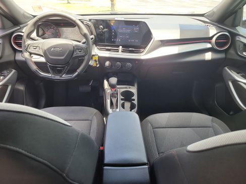 Used 2026 Chevrolet Trax RS FWD image 15