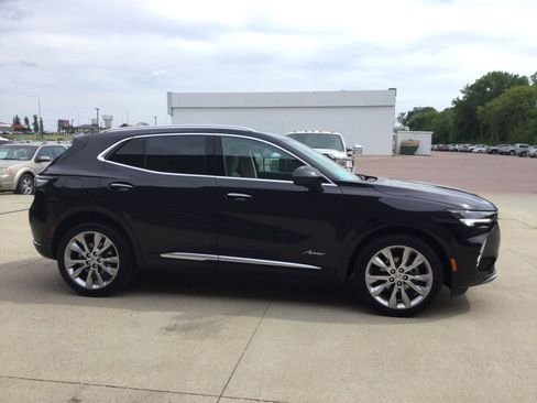 Used 2023 Buick Envision Avenir AWD/4WD image 3