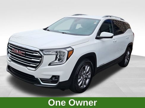 Used 2024 GMC Terrain SLT image 3