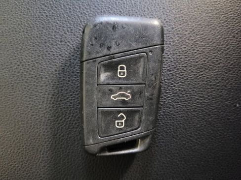 Used 2019 Volkswagen Jetta R-Line FWD image 32