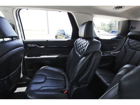 Used 2021 Hyundai Palisade Limited FWD image 13
