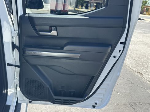 Used 2025 Toyota Tacoma TRD Sport image 17