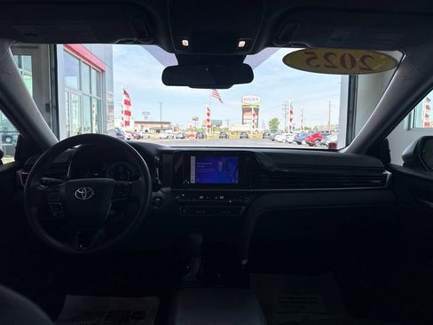 Used 2025 Toyota Camry LE AWD/4WD image 14