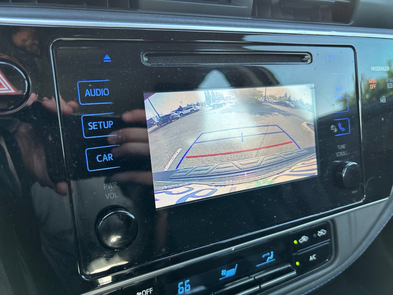 Used 2017 Toyota Corolla SE FWD image 9