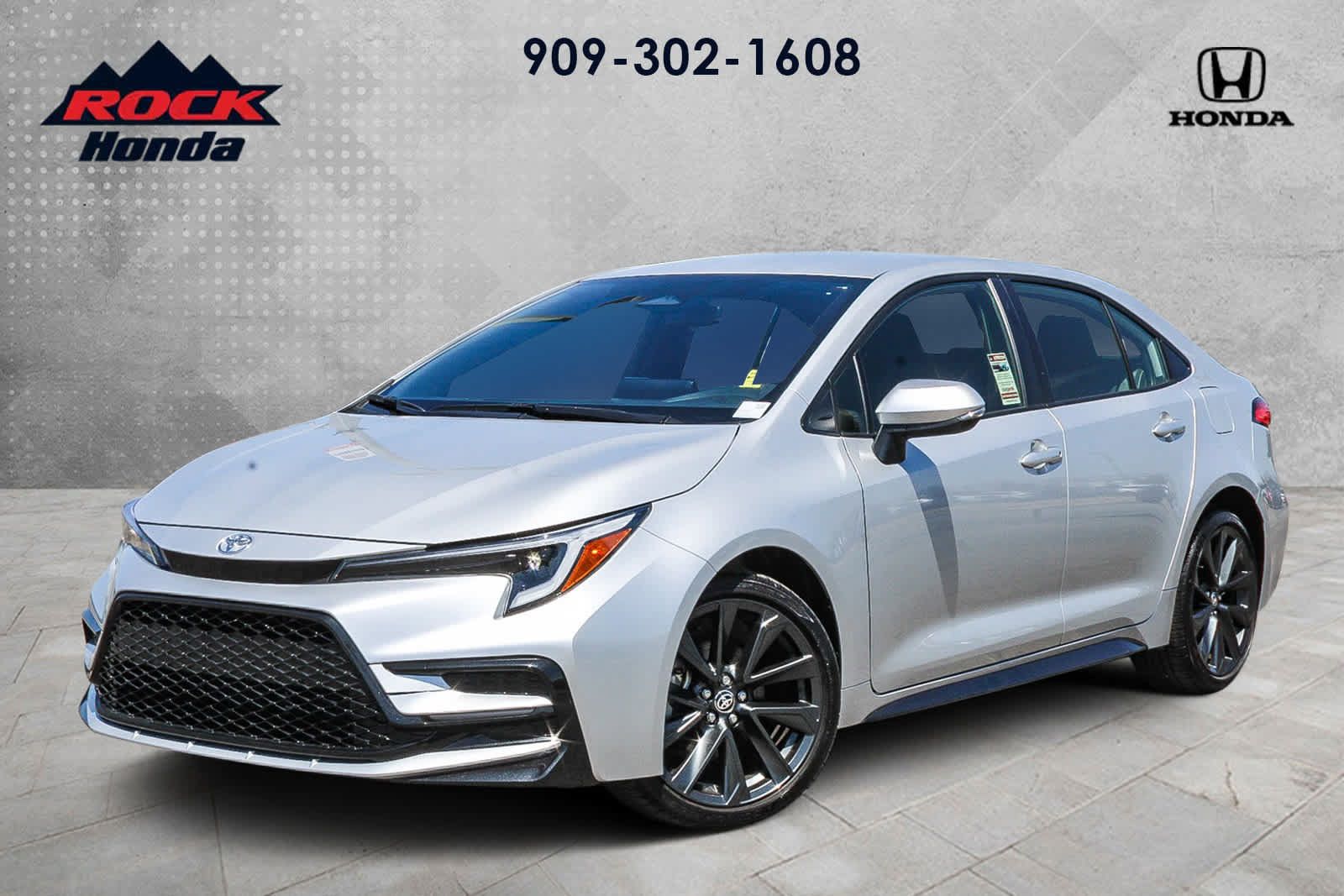 Used 2026 Toyota Corolla SE FWD image 1